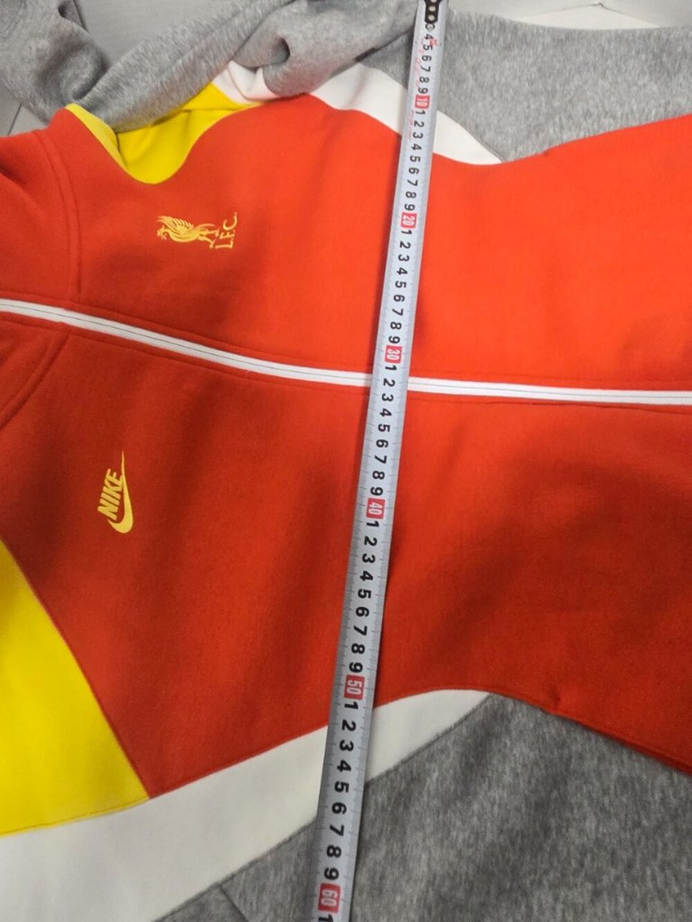 Nike Liverpool FC Women's Full-Zip Hoodie Jacket NWT Medium Red Yellow Grey - Picture 4 of 9